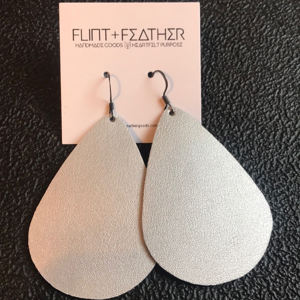 Teardrop earrings